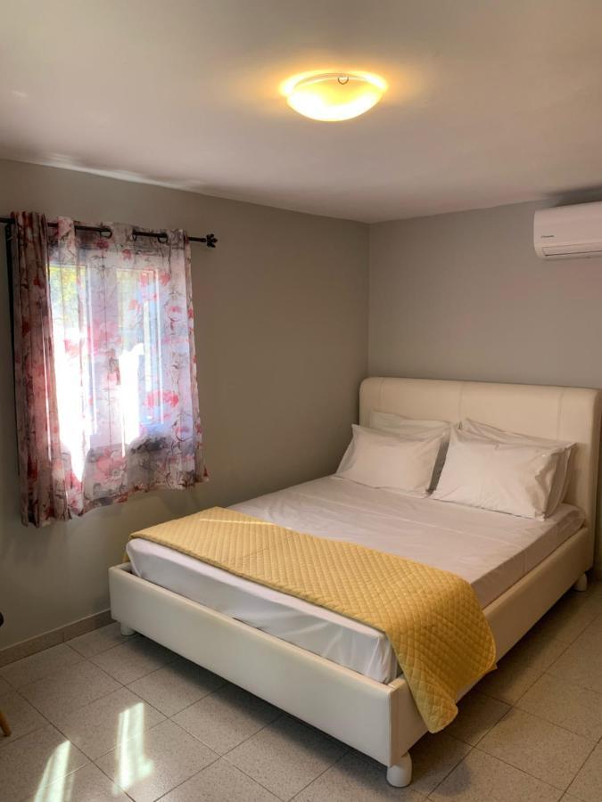 Lofos House Apartment Karavados Bagian luar foto